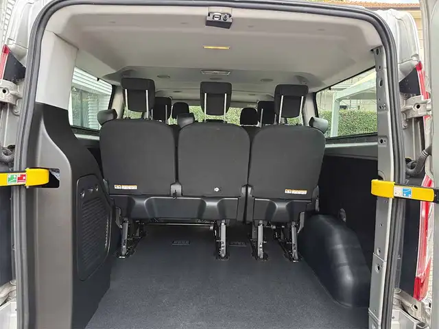 Ford Transit Custom view 23