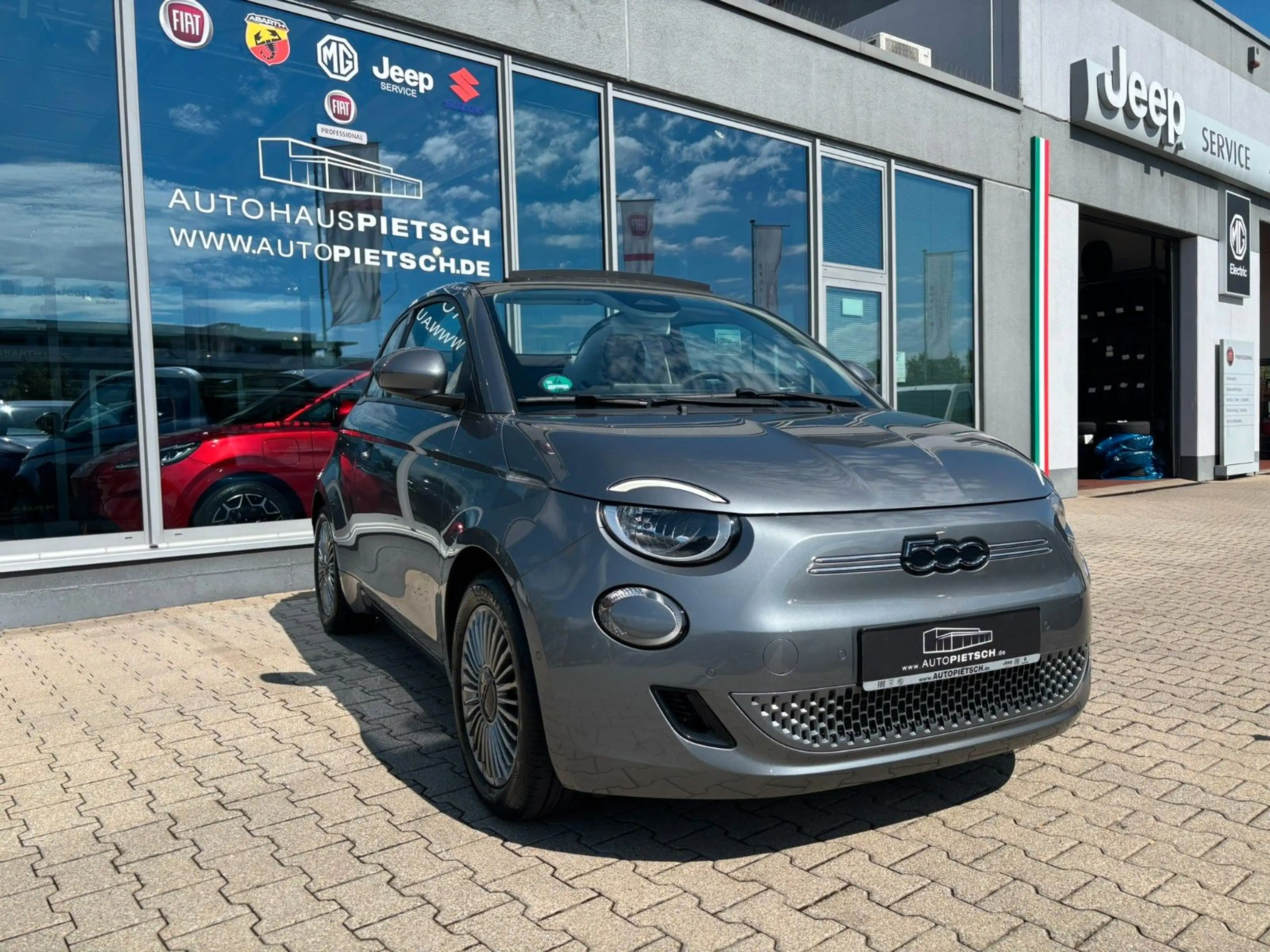 Fiat 500e Cabrio ICON MY23 42kWh — photo 3