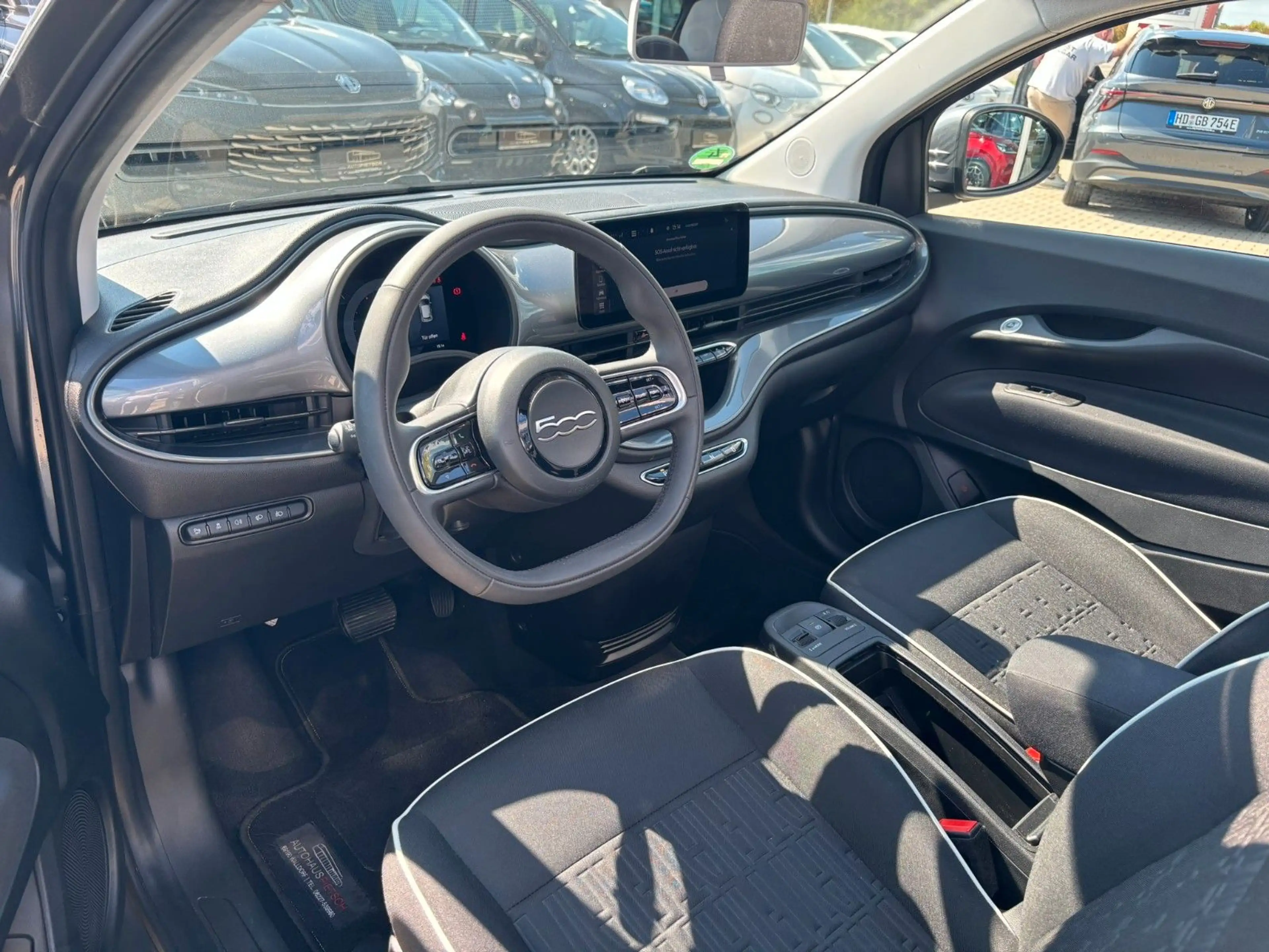 Fiat 500e Cabrio ICON MY23 42kWh — photo 9