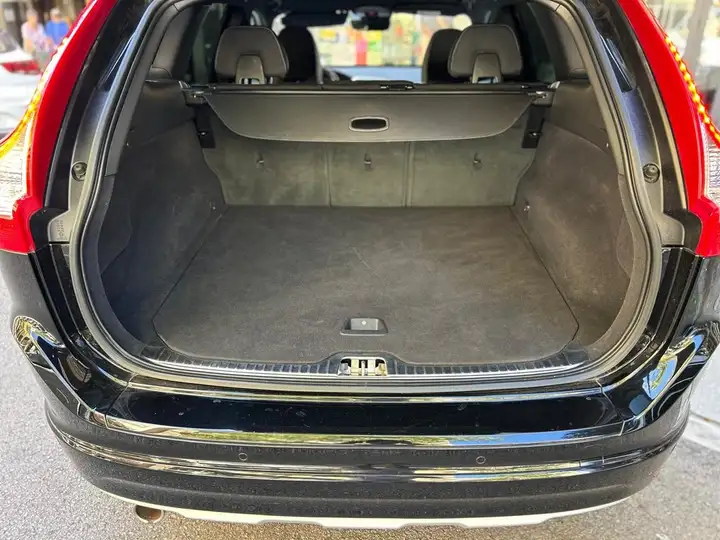 Volvo XC60 D3 Momentum 2017, foto 14