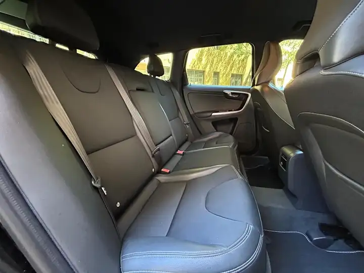 Volvo XC60 D3 Momentum 2017, foto 30