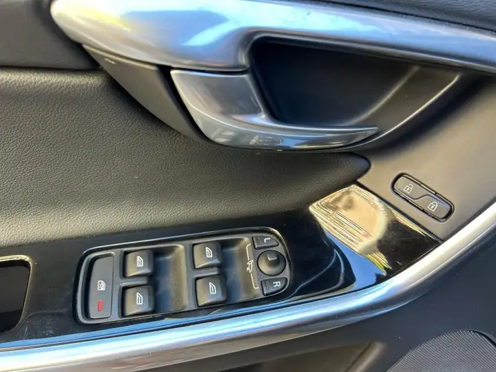 Volvo XC60 D3 Momentum 2017, foto 41
