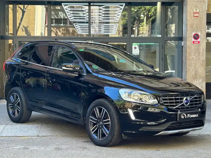 Volvo XC60 D3 Momentum 2017, foto 2