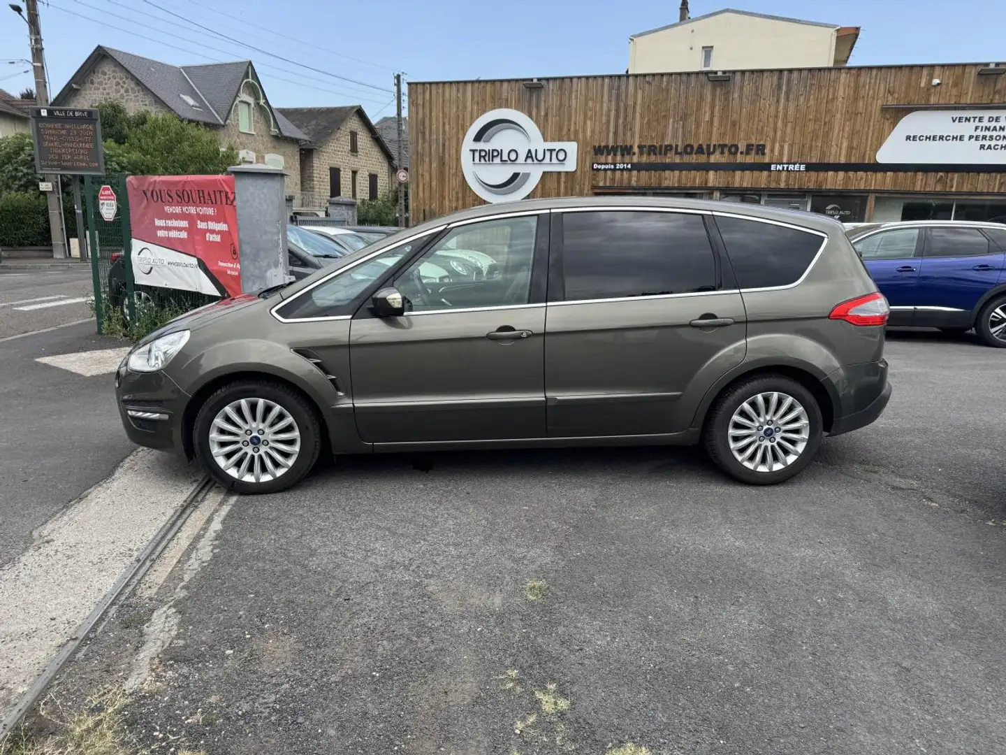 Ford S-Max 2.0 TDCi FAP - 140 Titanium Gps + Clim + Attelage - 2