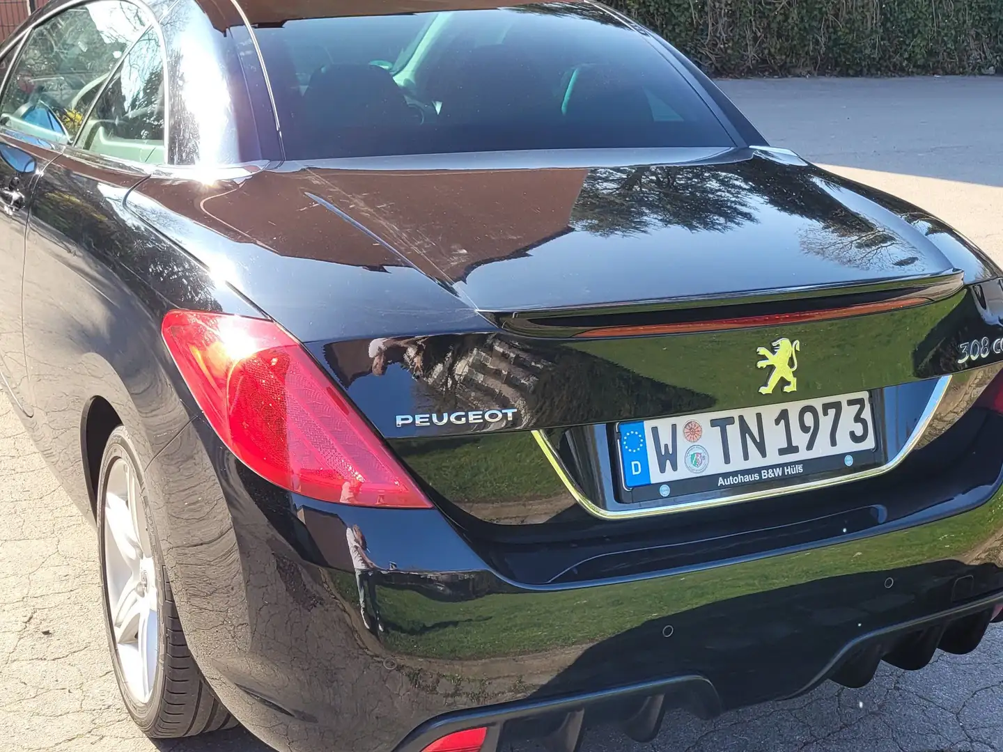 Peugeot 308 308 CC Diesel CC HDi FAP 140 Premium Schwarz - 2