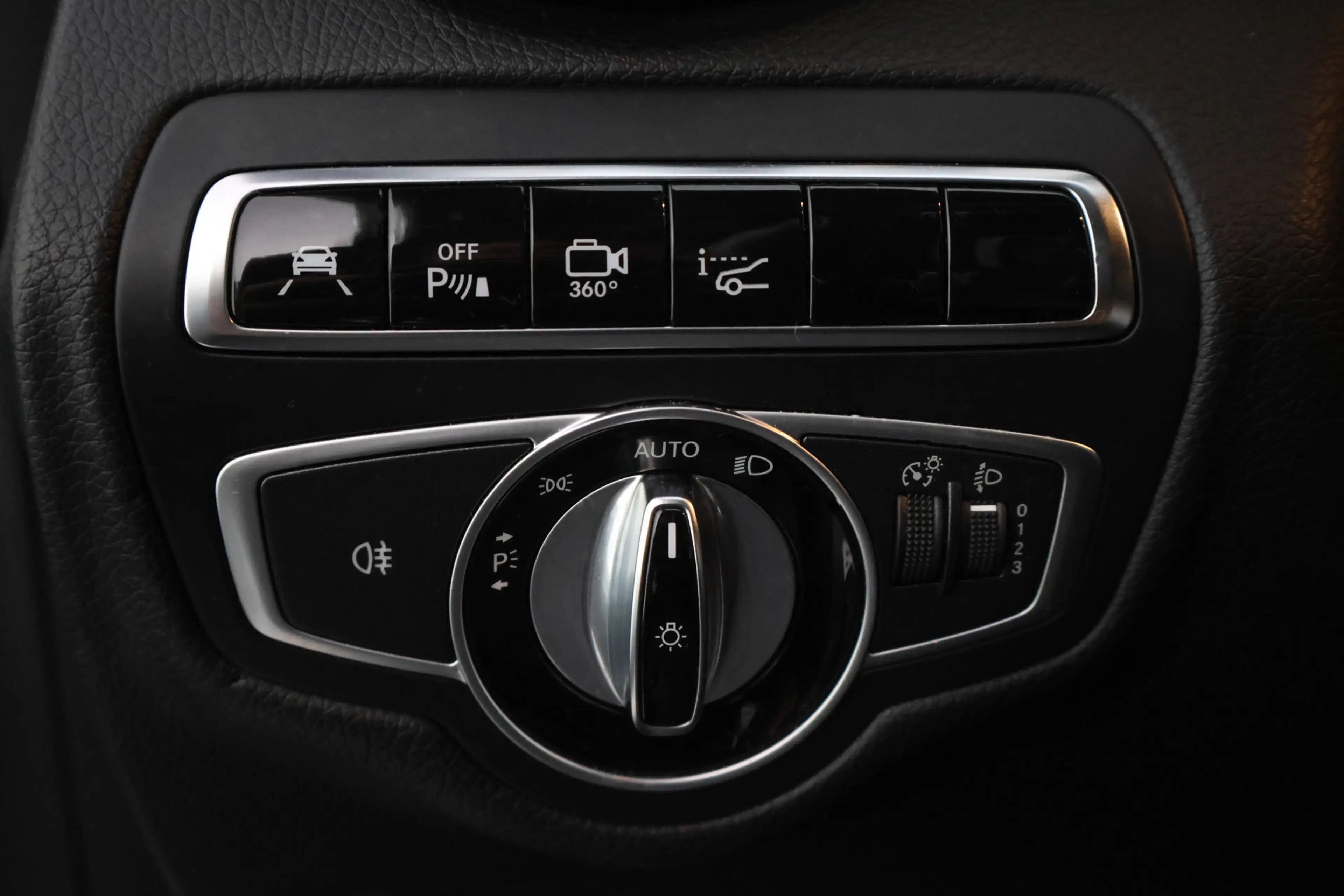 Mercedes-Benz GLC 250 4MATIC DISTRONIC | 360 CAM | NAVI | BLINDSPOT | EL — photo 24