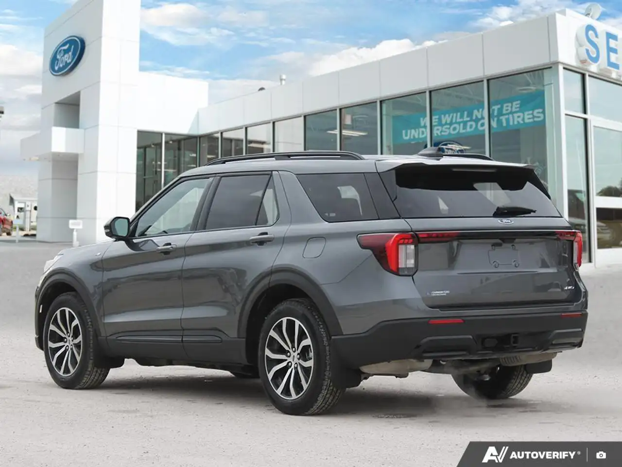Ford Explorer снимка Ford Explorer