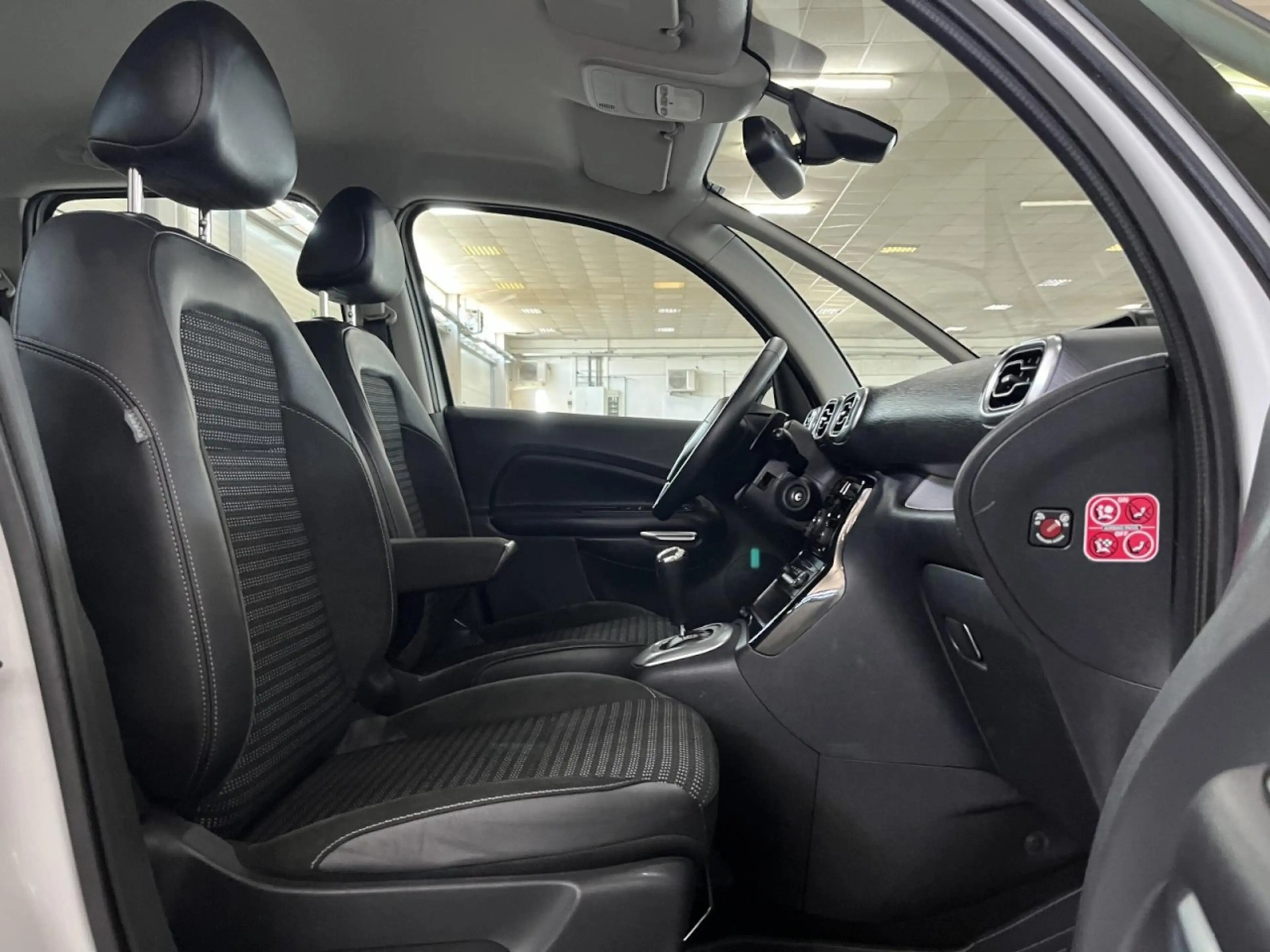 Citroen C3 Picasso EXCLUSIVE 1.6 120 PS AUTOMATIK SCHLATWIPPEN KLIMA — photo 8
