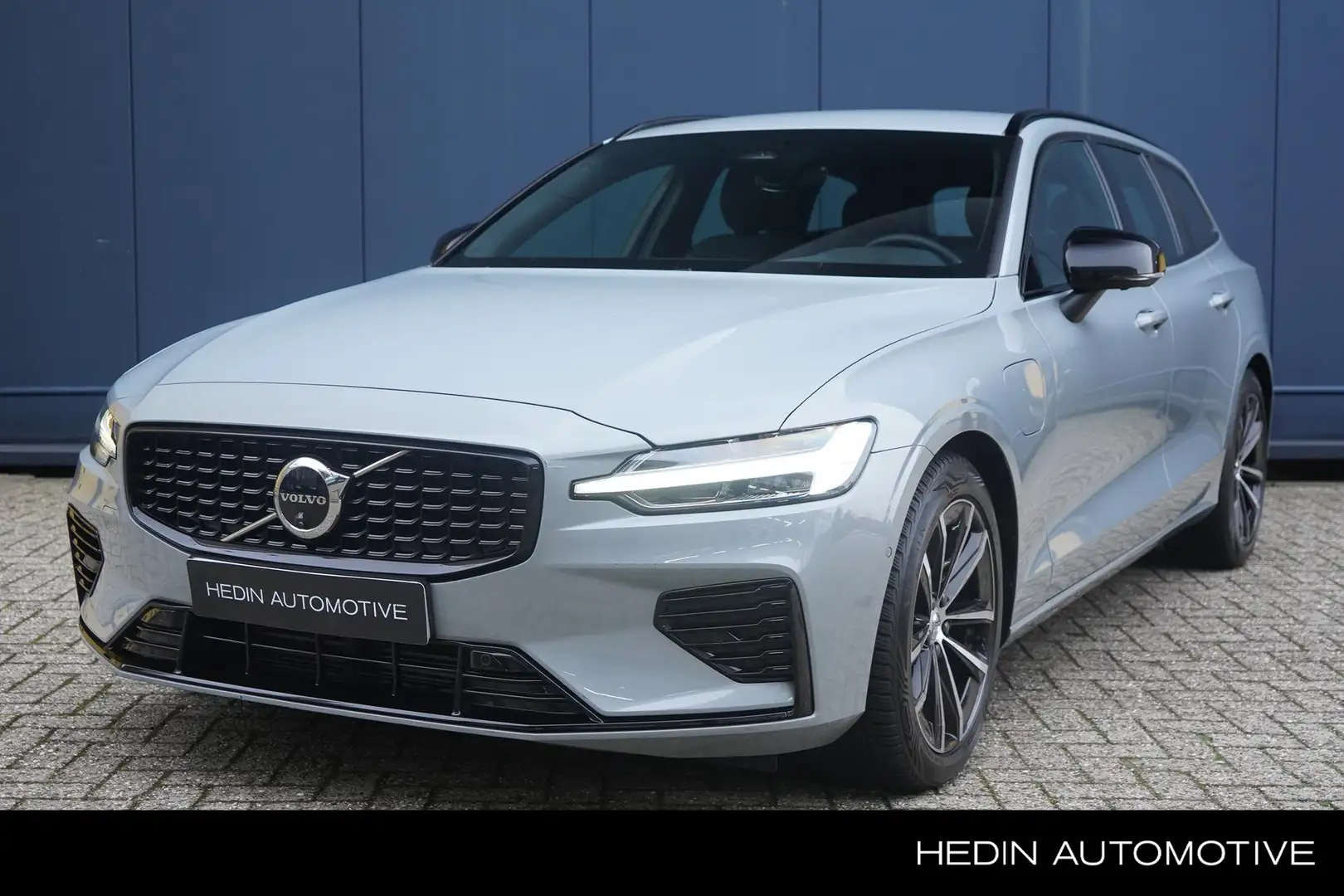 Volvo V60 2.0 T6 Plug-in hybrid AWD Plus Dark | Pilot assist Gris - 1