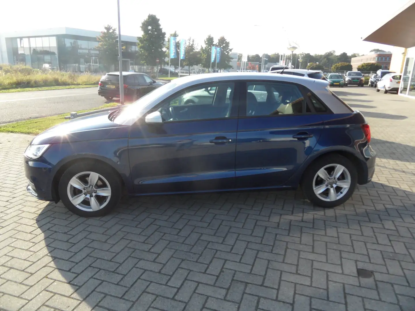 Audi A1 Sportback 1.0 TFSI Sport Pro Line Blauw - 2