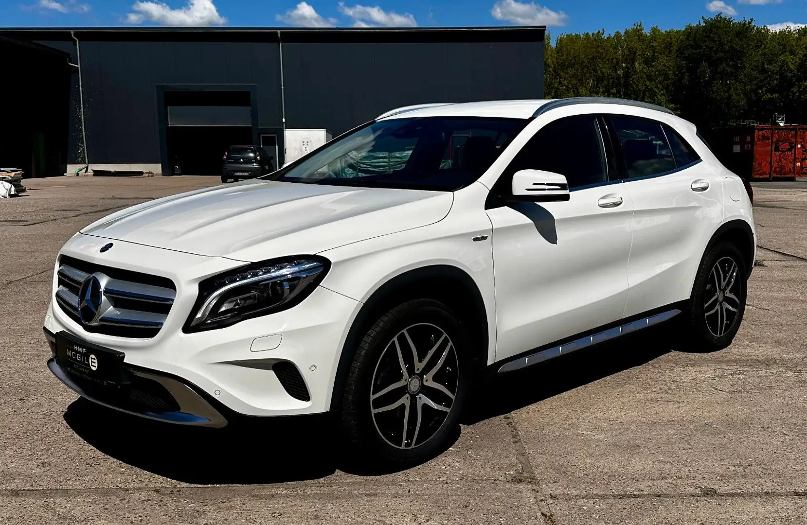 Mercedes-Benz GLA 200 d Activity Edition 4Matic NAVI BI XENON Blanc - 1