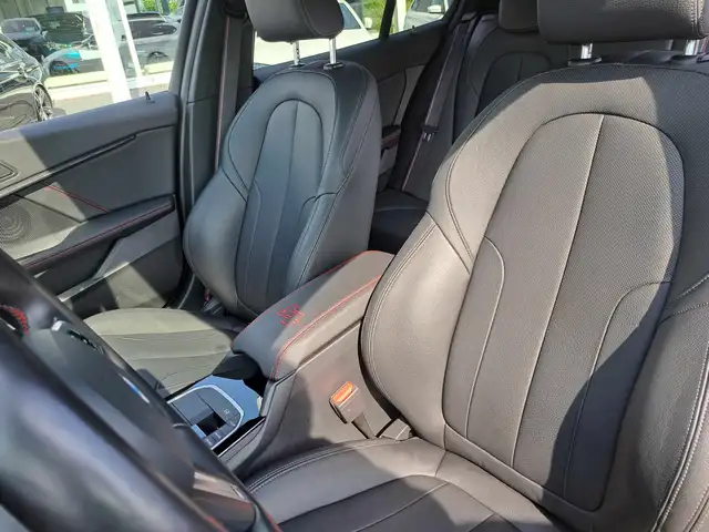 BMW 1 Series view 12