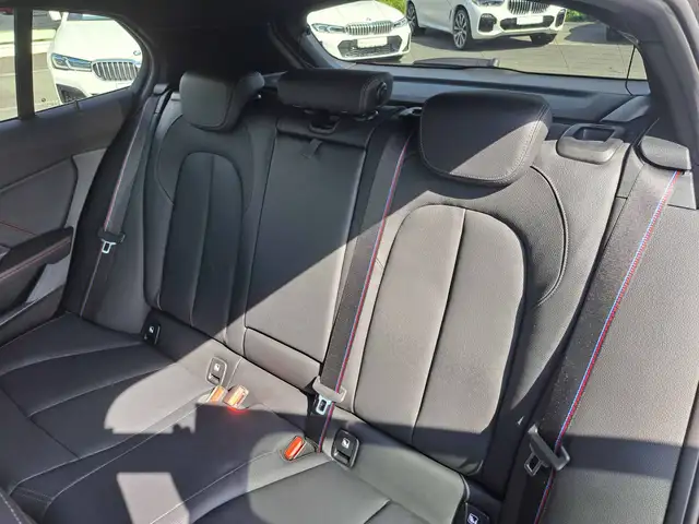 BMW 1 Series view 11
