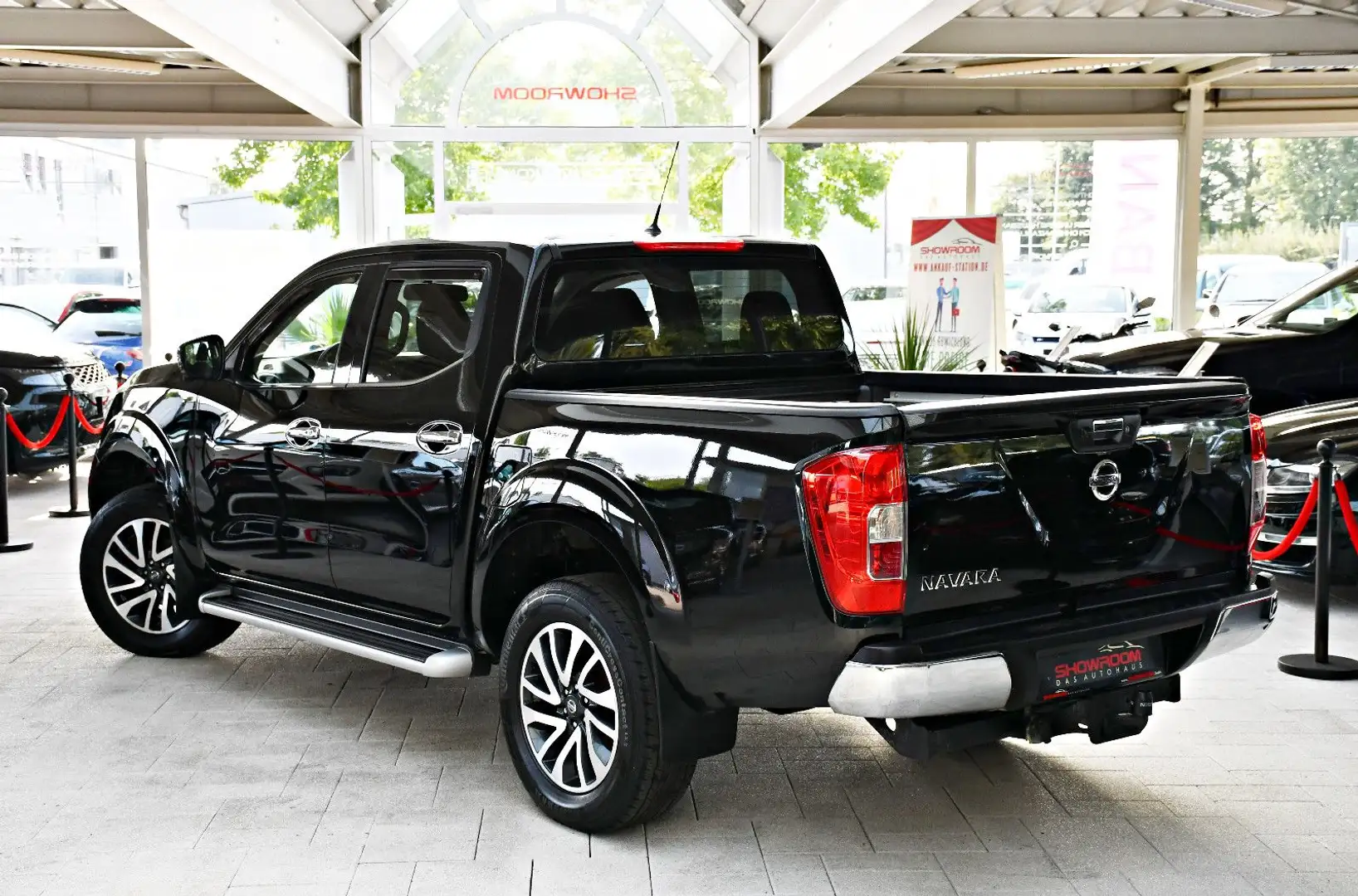 Nissan Navara NP300 N-Connecta Double Cab 4x4 360° Navi Noir - 2