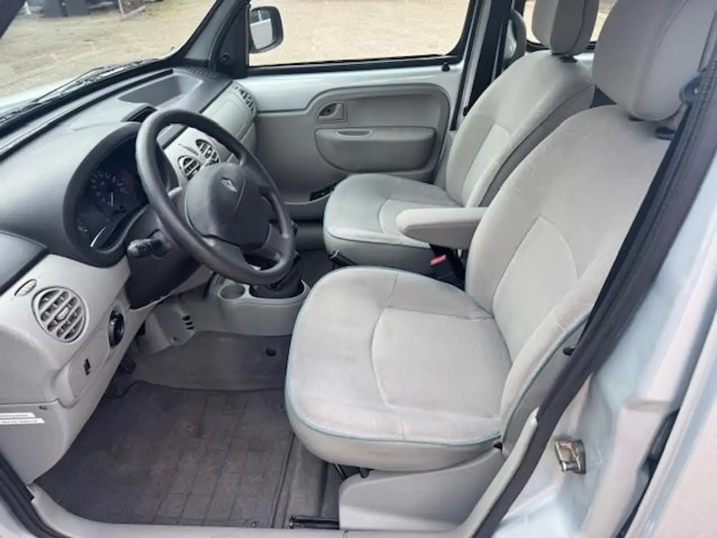 Renault Kangoo 1.6-16V Privilège, '07, airco, 2 schuifdeuren, pdc Grijs - 2
