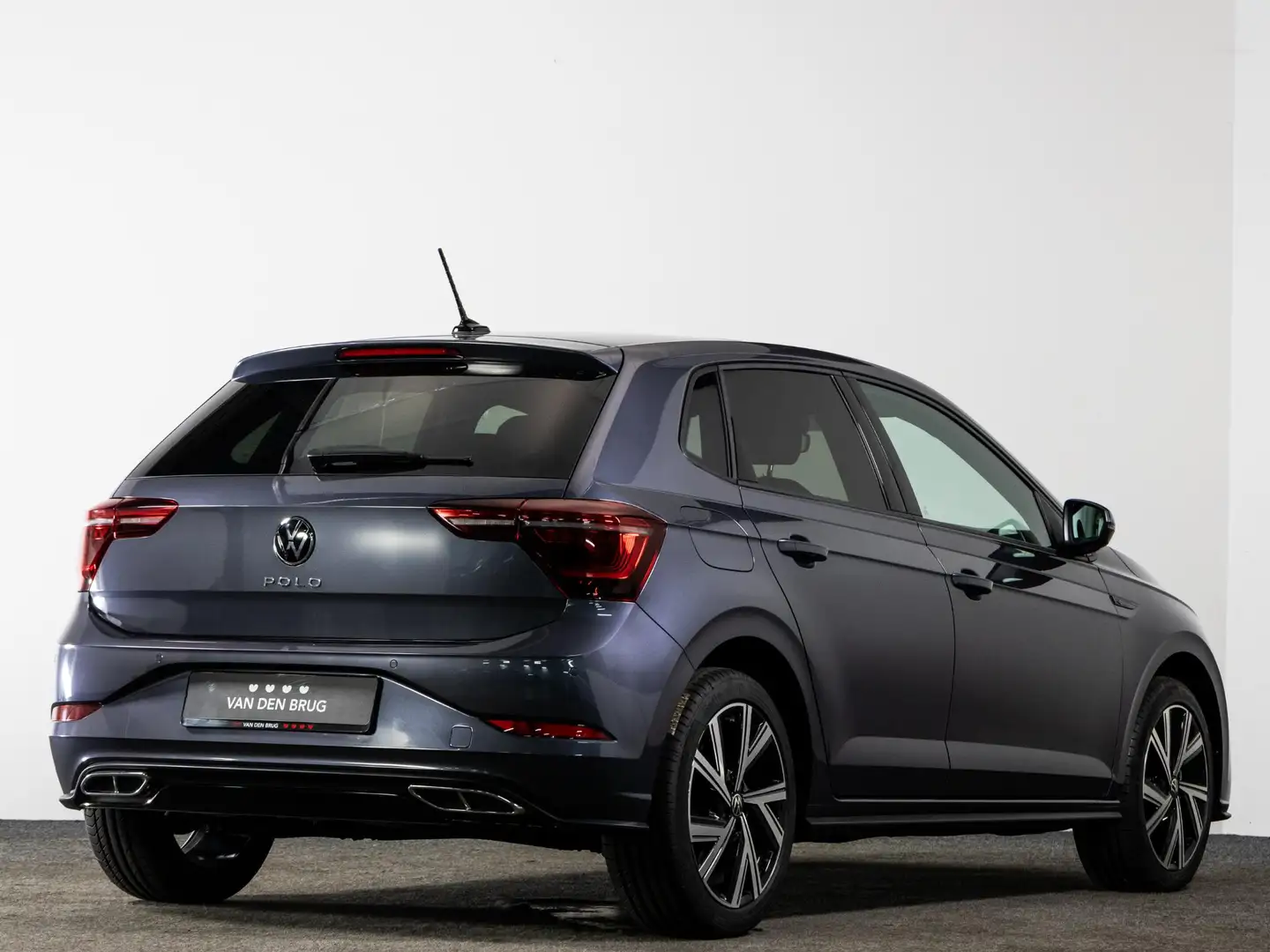 Volkswagen Polo R-Line 1.0 TSI AUTOMAAT | Panoramadak | Navigatie Grijs - 2