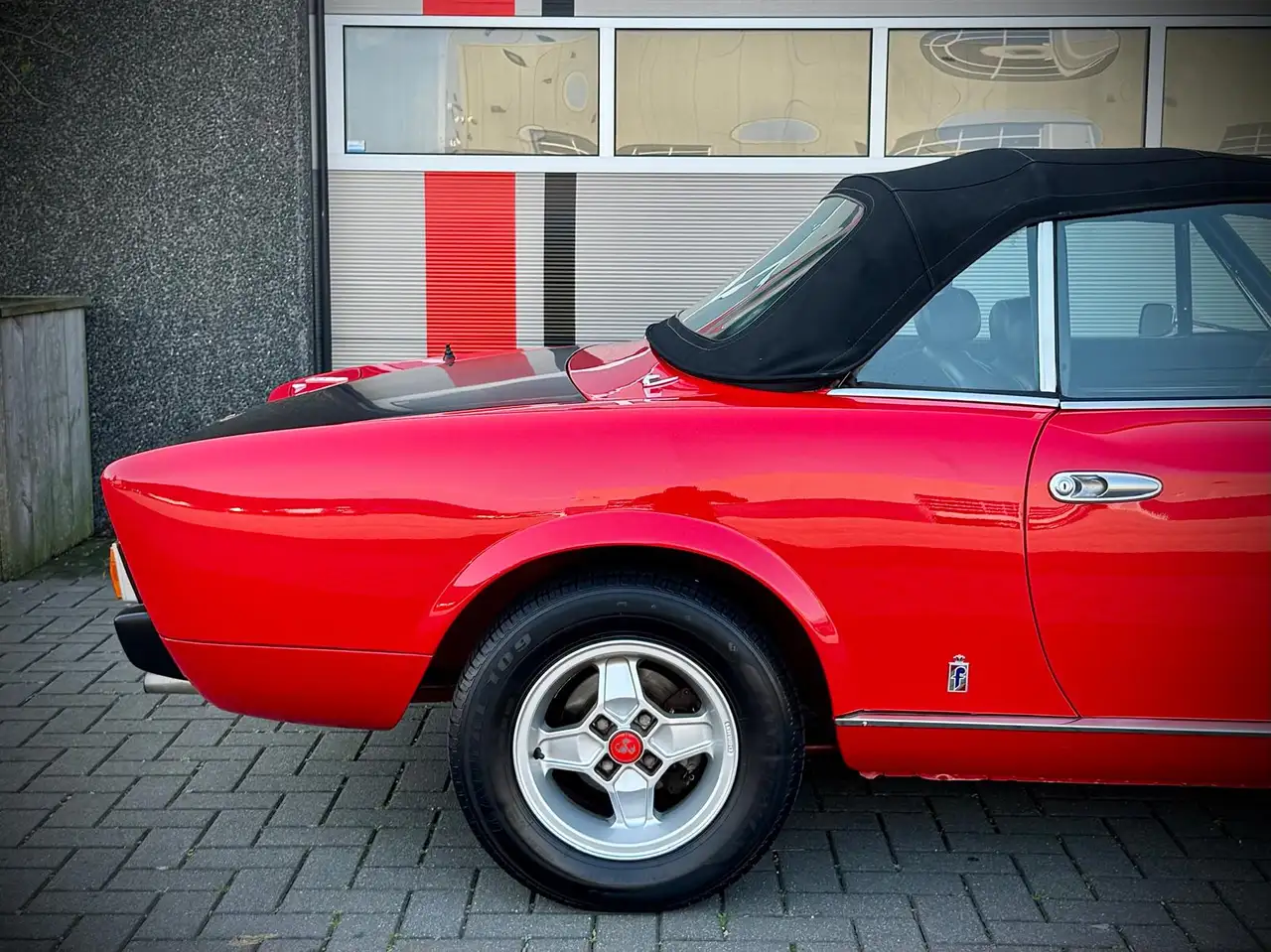 Fiat 124 Spider 2.0 / CS2 / Carburetor / Abarth look / FROM LONGTE, foto 6