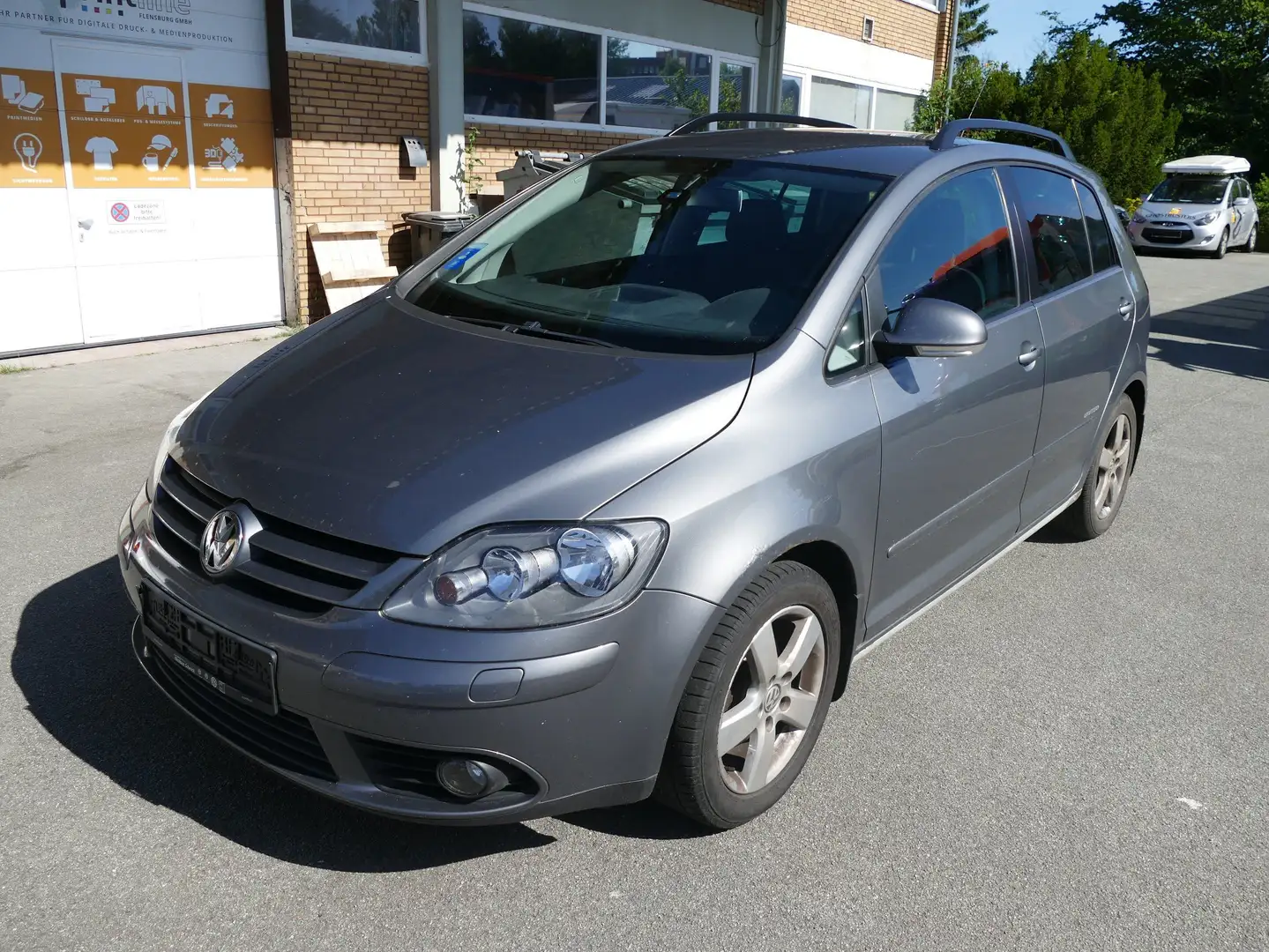 Volkswagen Golf Plus 1.6 United Klima Sitzheizung Tempom HU/AU 05/2027 Grey - 1