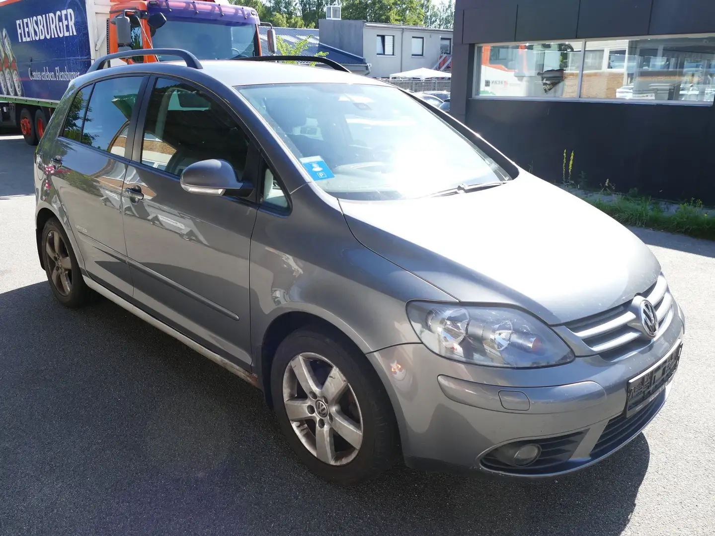 Volkswagen Golf Plus 1.6 United Klima Sitzheizung Tempom HU/AU 05/2027 Grey - 2