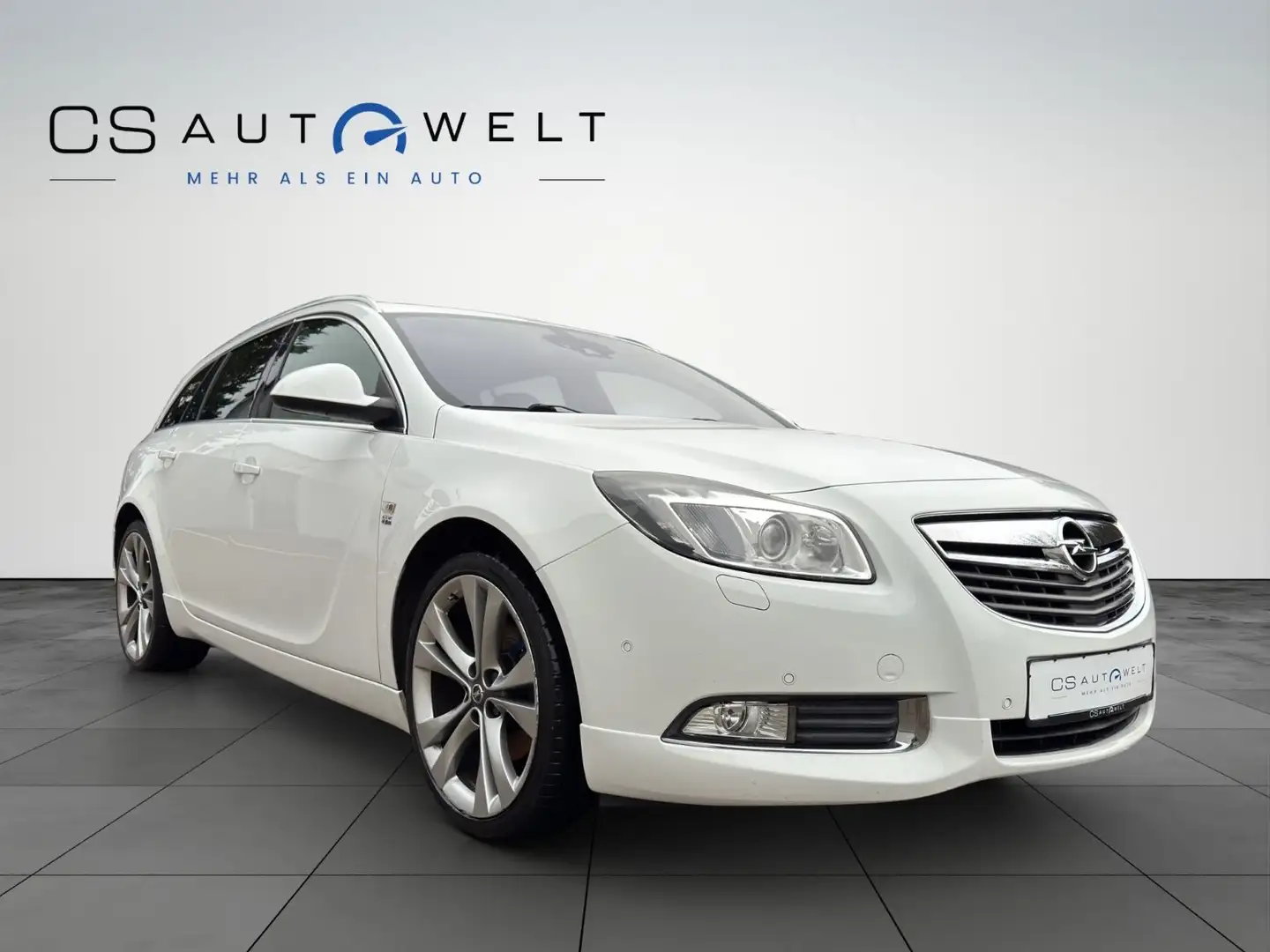 Opel Insignia OPC-Line 4x4 Sports Tourer LEDER/PANO/XENON/NAVI Weiß - 2
