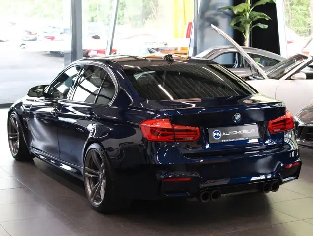 BMW M3 view 4
