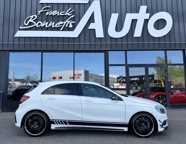 Mercedes-Benz A 45 AMG 45 AMG 4MATIC / Sièges AMG Performance / Camera / A45