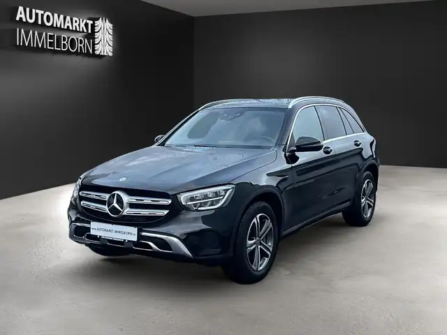 Mercedes-Benz GLC view 3