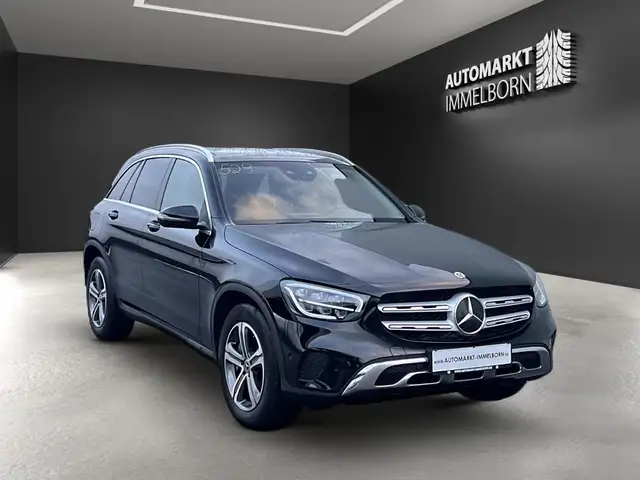 Mercedes-Benz GLC view 2