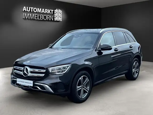 Mercedes-Benz GLC view 4