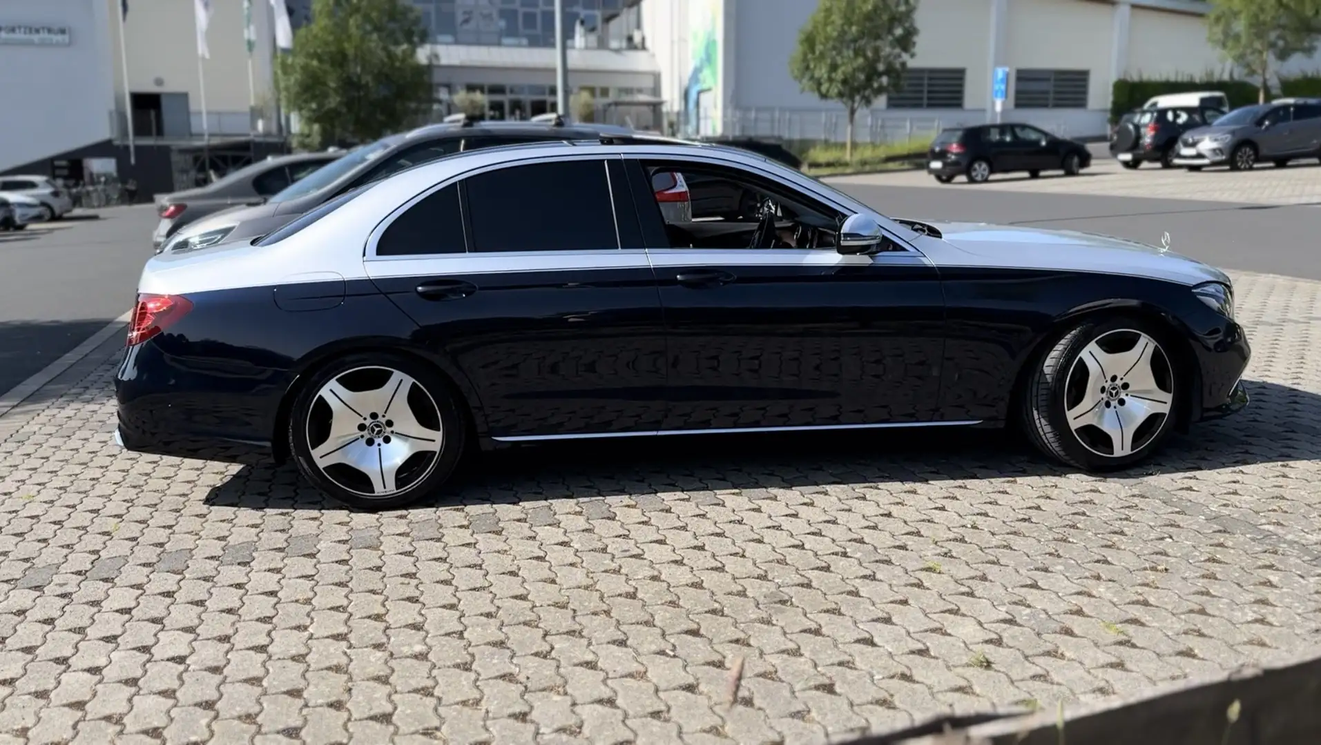Mercedes-Benz E 250 9G-TRONIC Exclusive UNIKAT Blau - 2