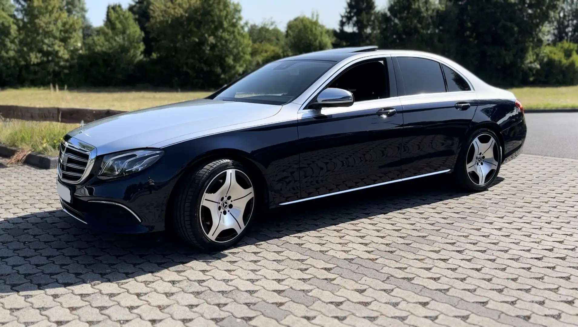 Mercedes-Benz E 250 9G-TRONIC Exclusive UNIKAT Blau - 1