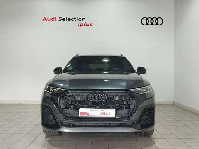 Audi Q8 view 2