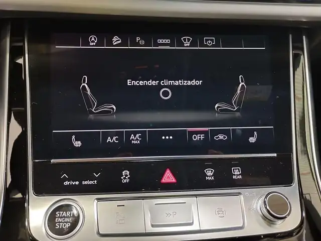 Audi Q8 view 15