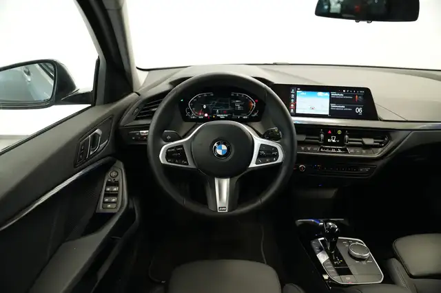 BMW 1 Series view 7