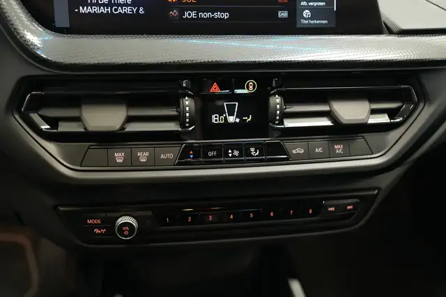 BMW 1 Series view 14