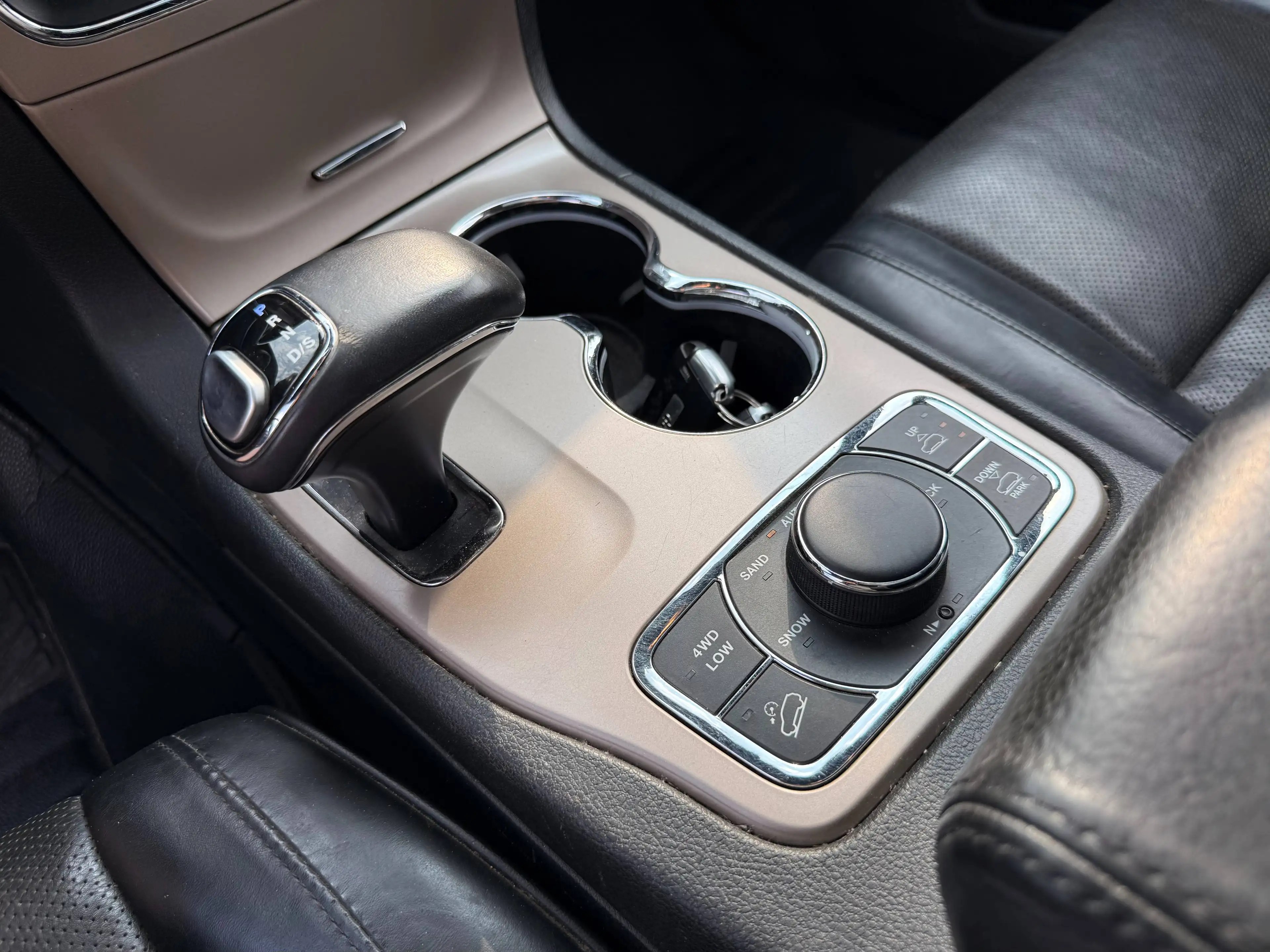 Jeep Grand Cherokee Grand Cherokee 3.0 V6 TD Summit — photo 12