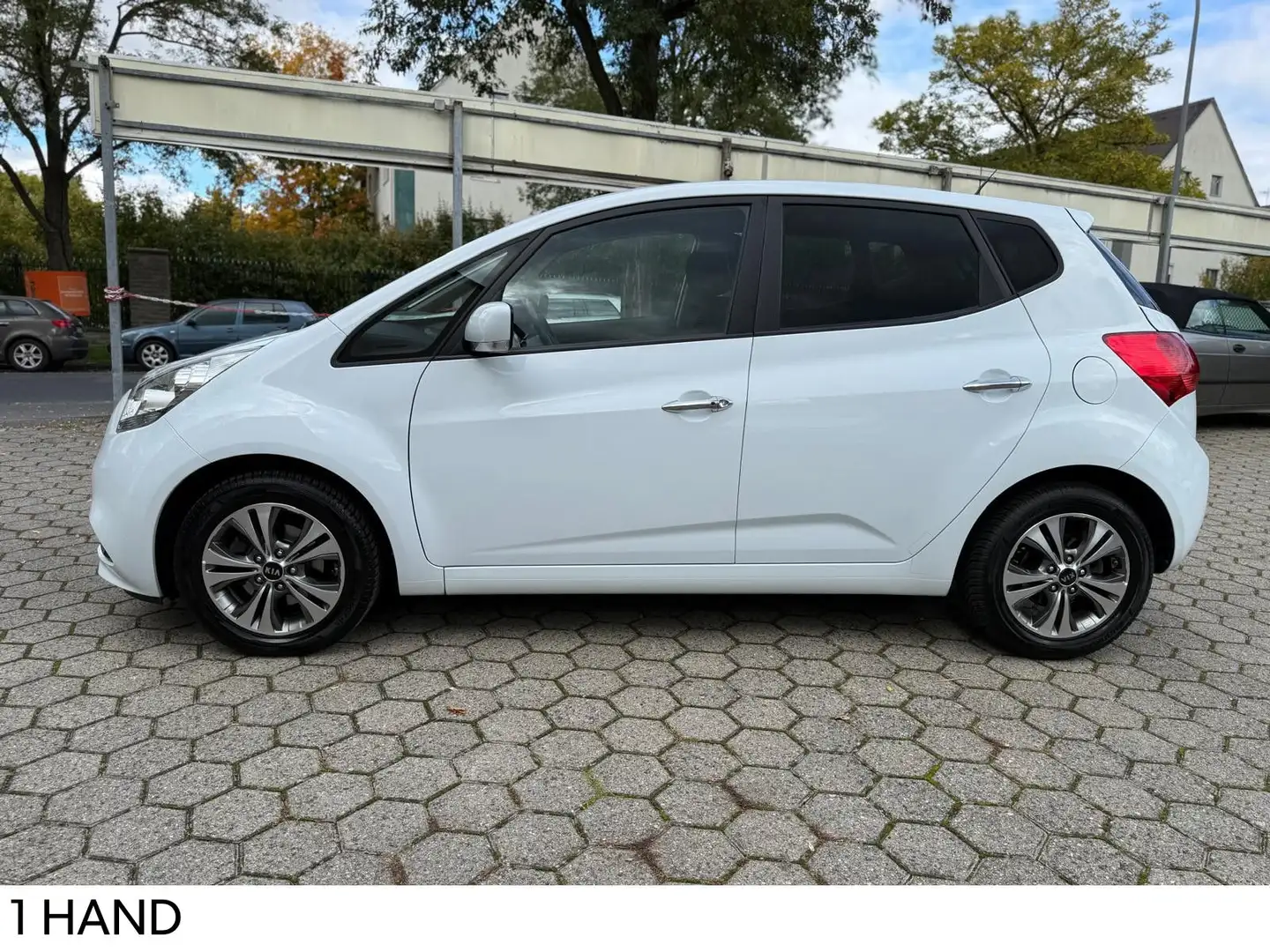 Kia Venga VENGA (1.4L-90PS)KLIMAAUT.SITZHZ.1HAND.GARANTIE Blanc - 2