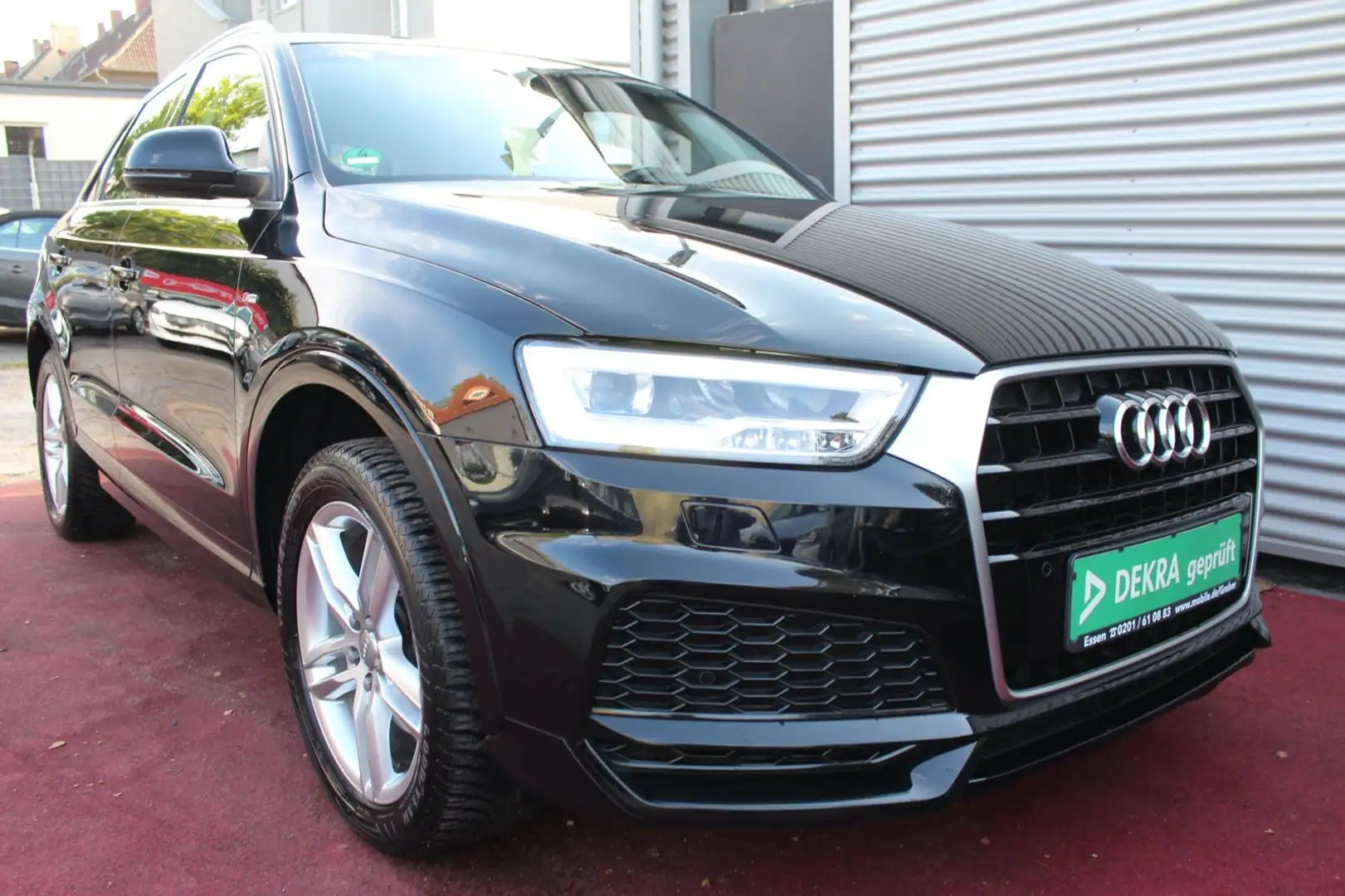 Audi Q3 SPORT 1.4 S-LINE KLIMA NAVI LED PDC 18.ZOLL Zwart - 2