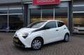 Toyota Aygo 1.0 VVT-I X-FUN 1e Eigenaar (All-in prijs) Blanc - thumbnail 2