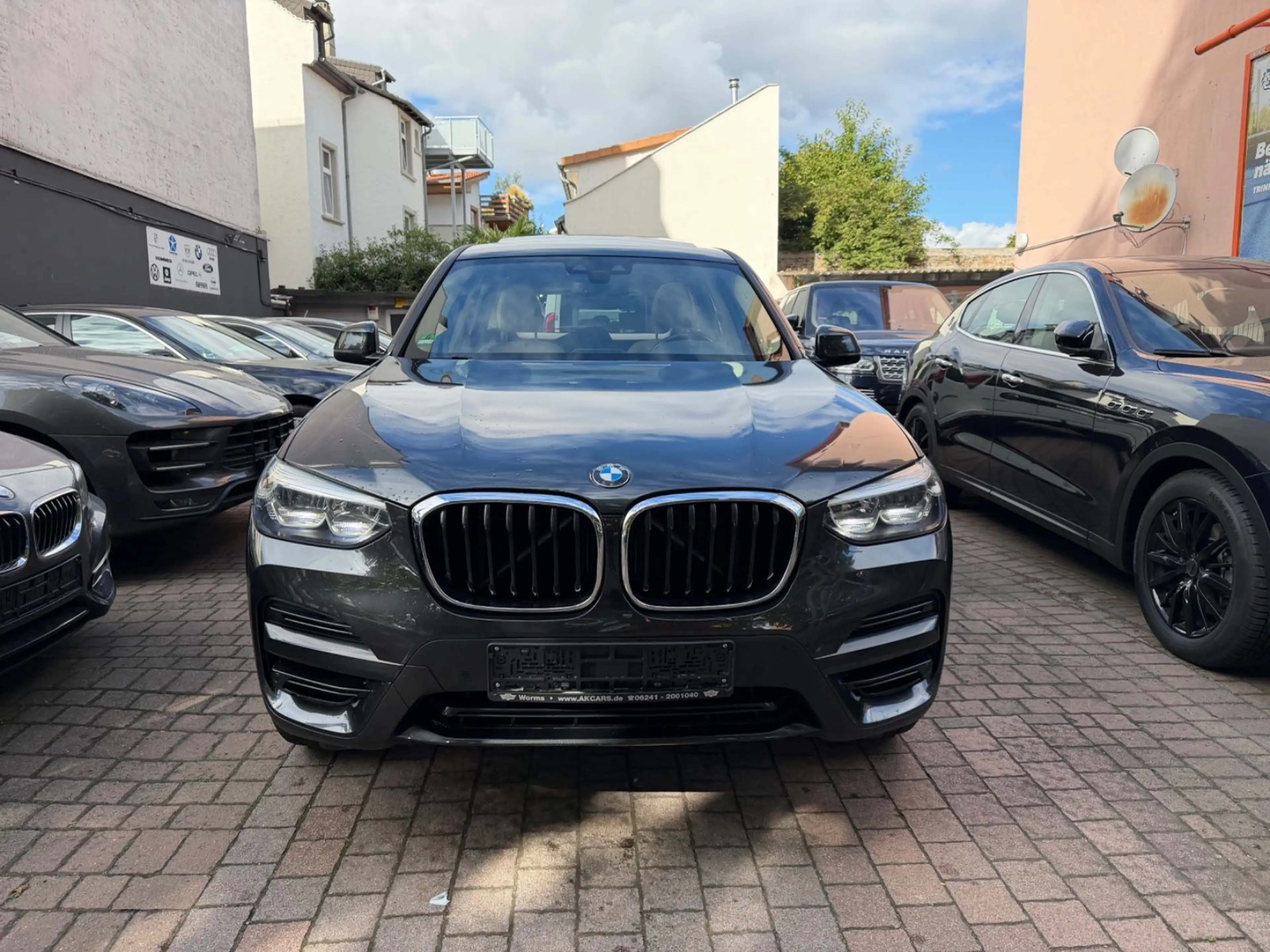 BMW X3 xDrive 20 i Advantage Leder AHK Standheizung — photo 3