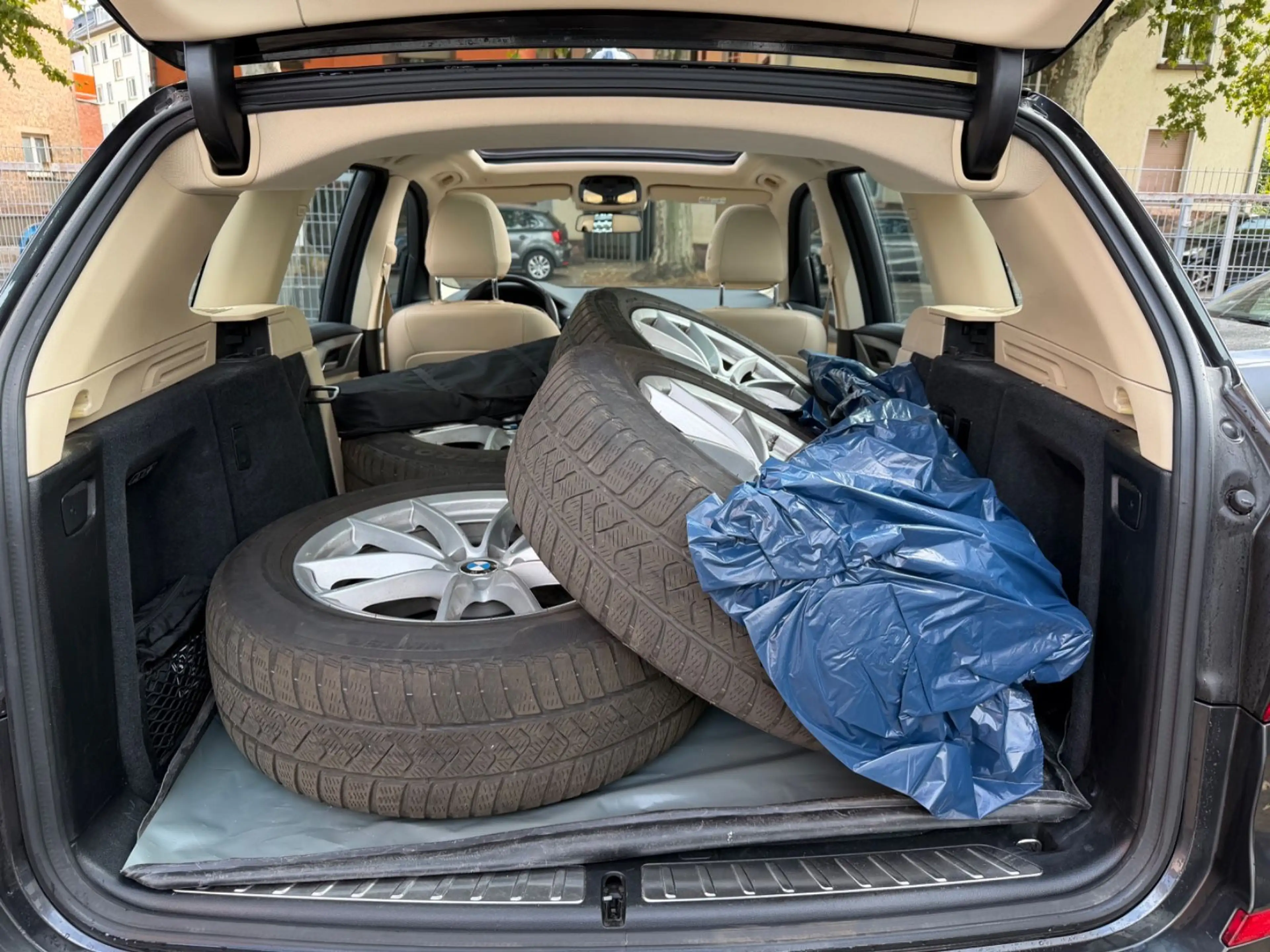 BMW X3 xDrive 20 i Advantage Leder AHK Standheizung — photo 8