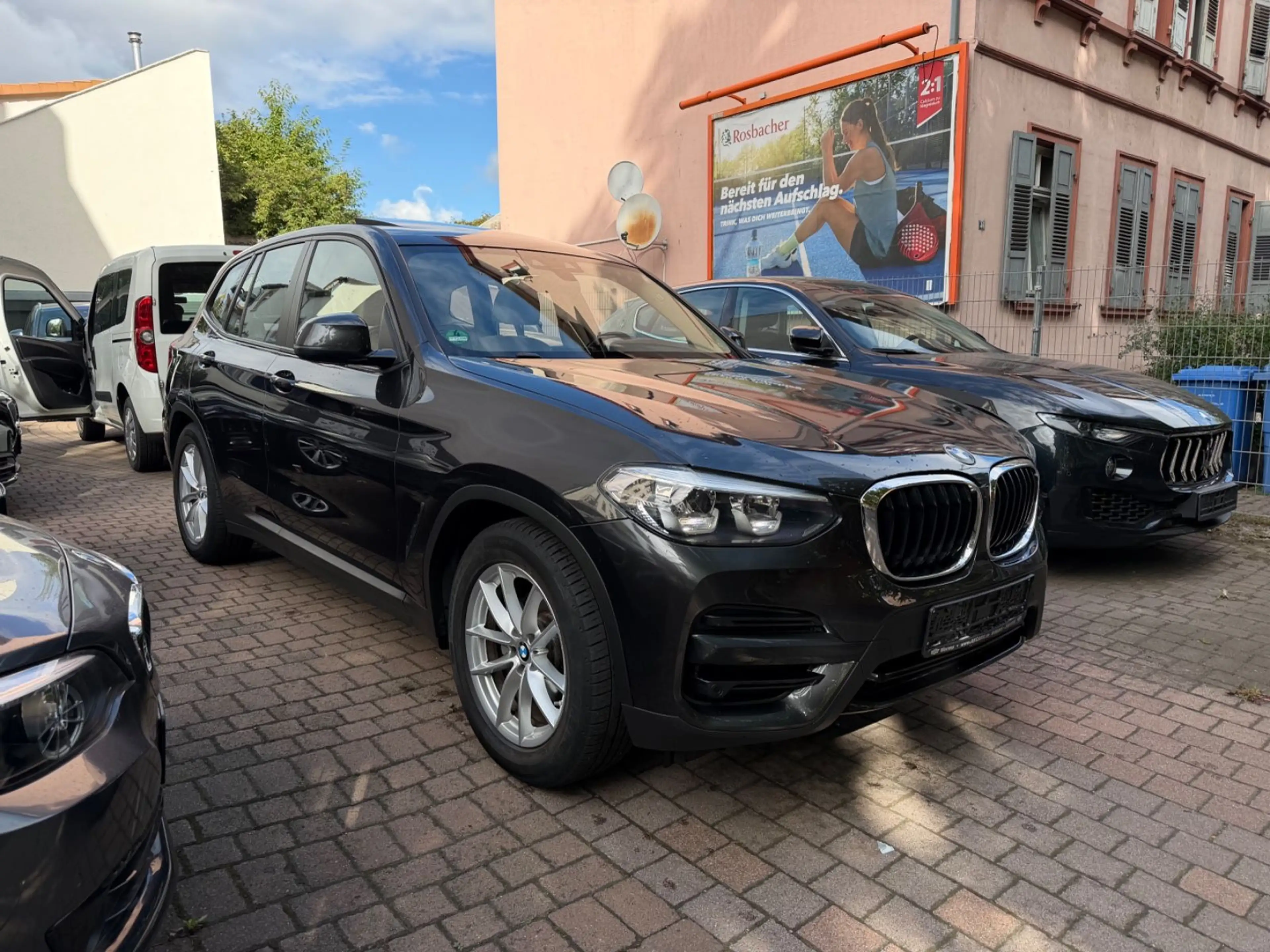 BMW X3 xDrive 20 i Advantage Leder AHK Standheizung — photo 2