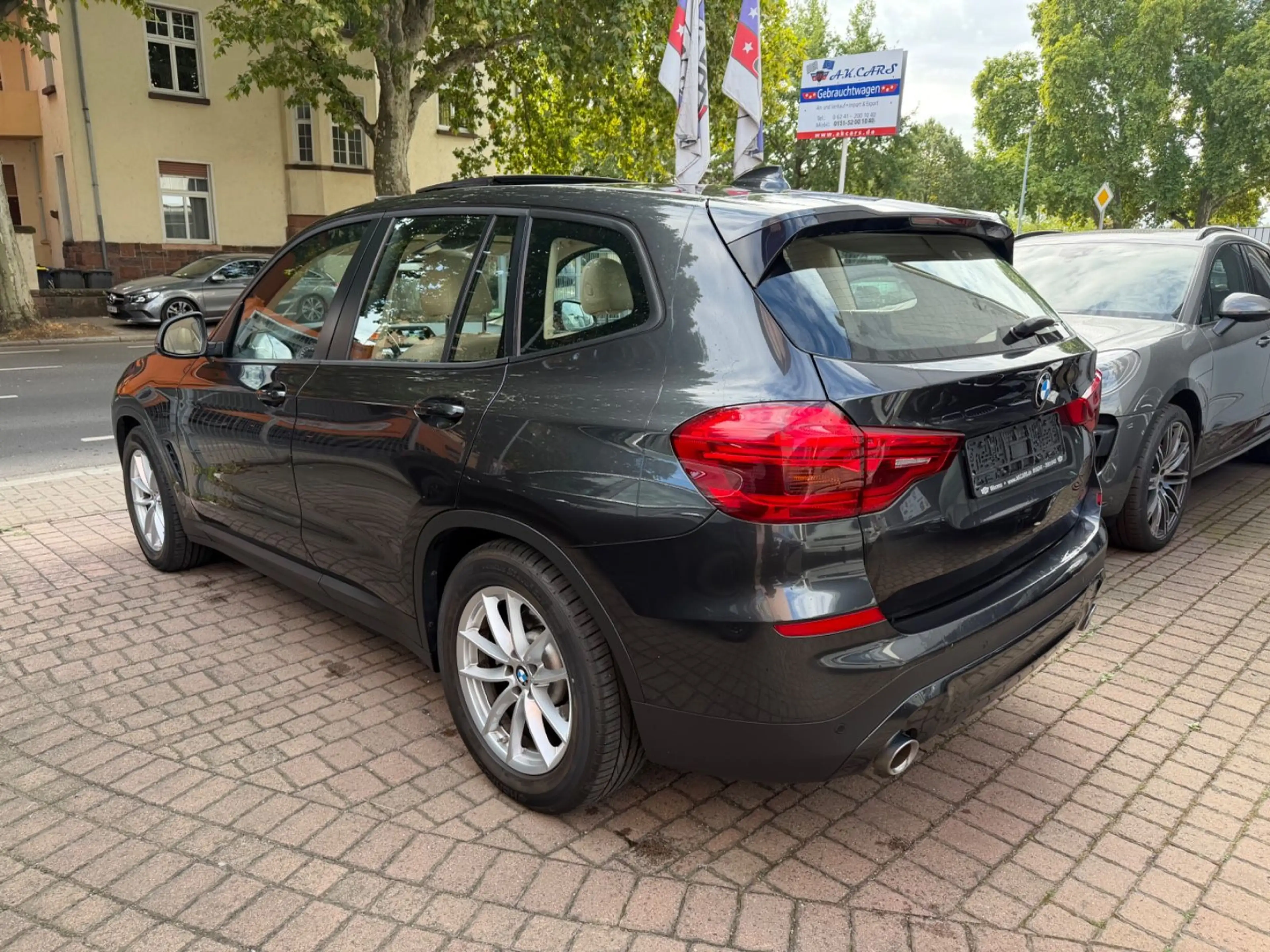 BMW X3 xDrive 20 i Advantage Leder AHK Standheizung — photo 6