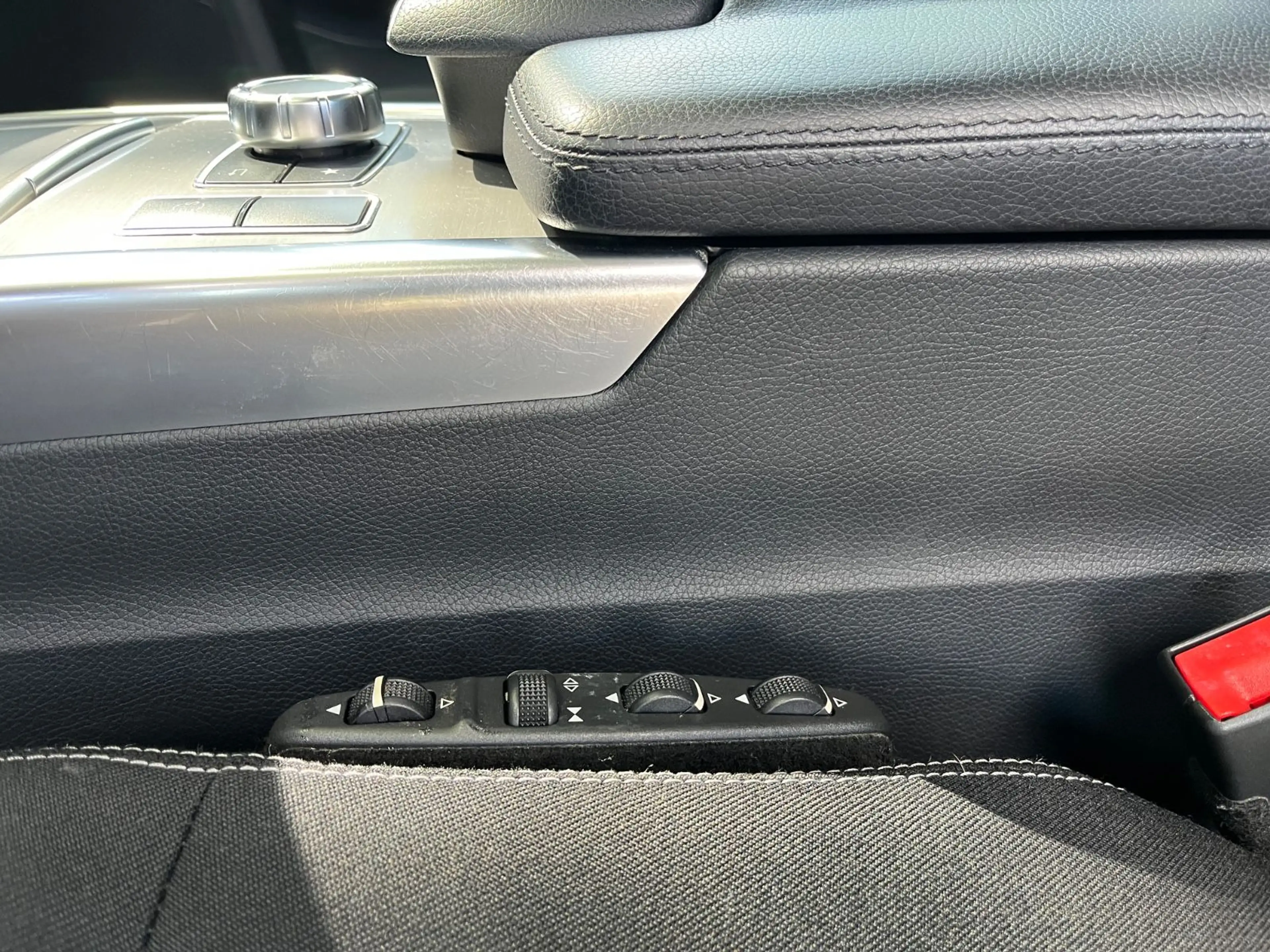 Mercedes-Benz E 250 E Limousine E 250 BlueTec — photo 11