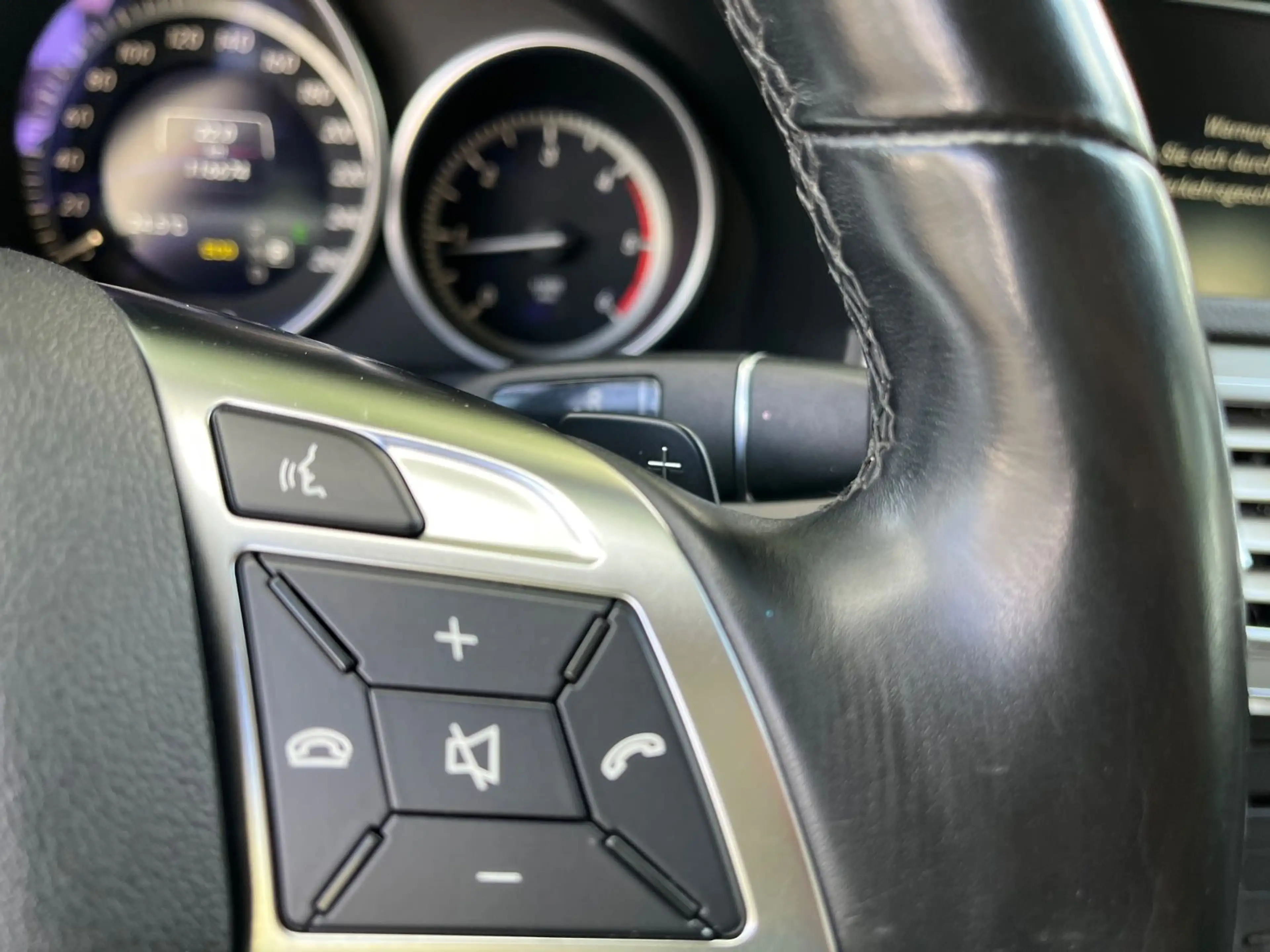Mercedes-Benz E 250 E Limousine E 250 BlueTec — photo 13