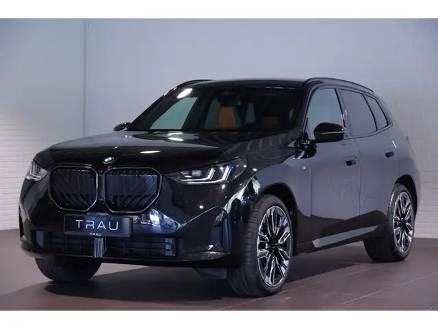 BMW X3 view 3