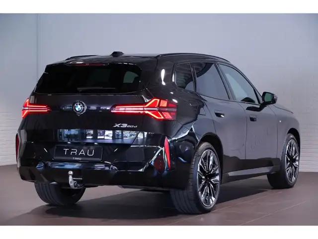 BMW X3 view 6