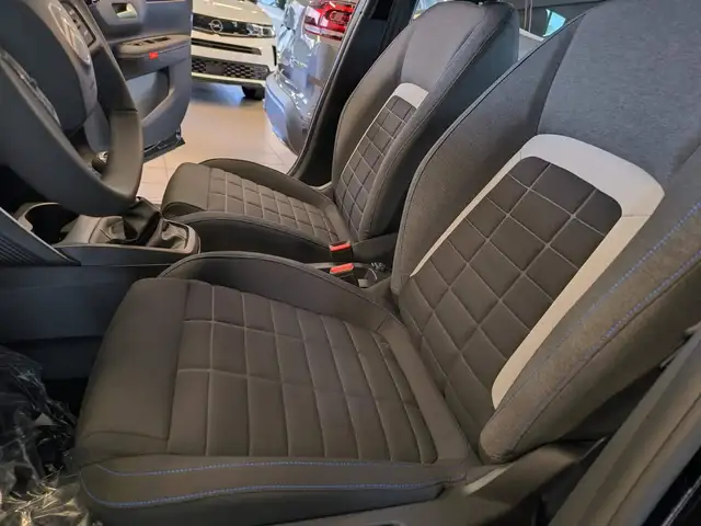 Citroen C3 view 11