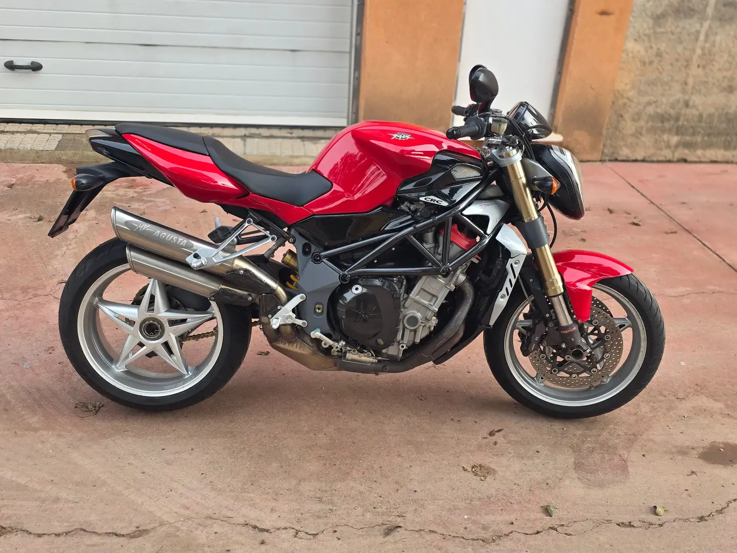 MV Agusta Brutale 910 Rojo - 1