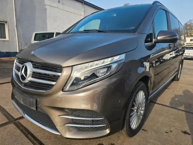 Mercedes-Benz V 200 V 250 CDI AMG Line . 4MATIC extralang 7 Sitzer